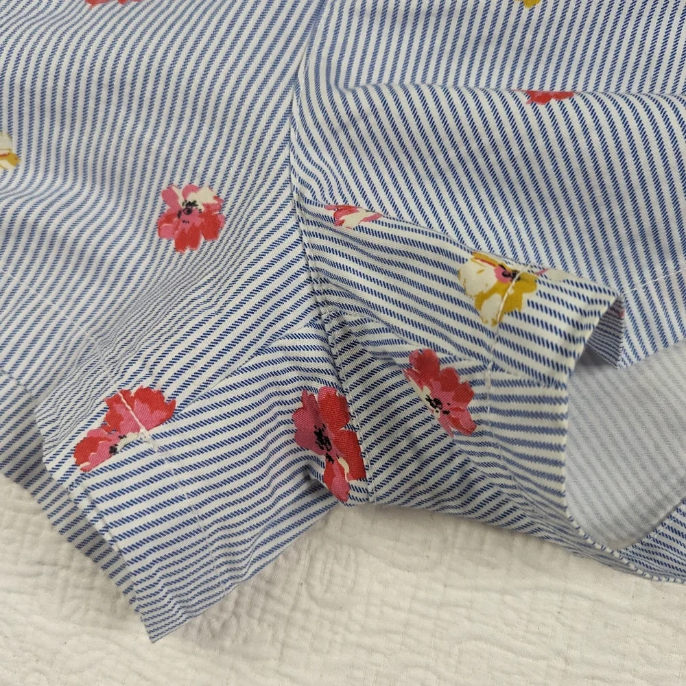 Old Navy Pinstripe‎ With Floral Shorts Blue/White/Red Women's 12